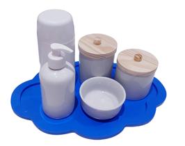 Kit Higiene Bebê Porcelana Branca tampa madeira bandeja nuvem azul