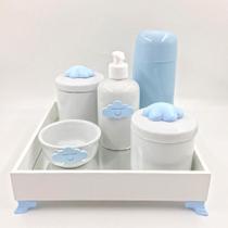 Kit Higiene Bebê Porcelana Nuvem Bandeja Mdf Garrafa Azul 6pçs - TG DECOR