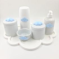 Kit Higiene Bebê Porcelana Tema Nuvem Azul Bandeja Mdf Garrafa 6pçs - TG DECOR