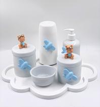 Kit Higiene Bebê Porcelana Ursinho Aviador Bandeja Nuvem Garrafa 6pçs - TG Decor