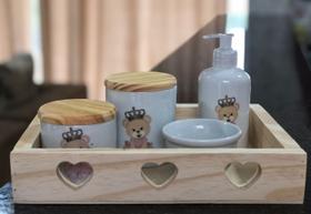 Kit higiene bebê Princesa Ursinha Realeza 5 peças - Bandeja, potes, porta álcool e molhadeira - Peças Porcelana Bandeja