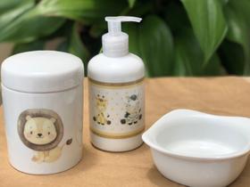 Kit higiene bebê Safari 3 peças - pote, porta álcool e molhadeira - Tudo Porcelana
