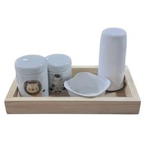 Kit higiene bebê safari 5 peças - Bandeja, Garrafa térmica, potes e molhadeira - Peças porcelana bandeja pinus
