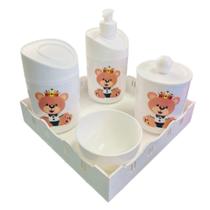 Kit Higiene Bebê Ursinho Rei Branco c/bandeja quadrada branca Kit Higiene Bebê Ursinho Rei Branco c/bandeja quadrada branca