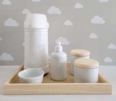 Kit Higiene Cuidados Bebê Porcelanas Bandeja Pinus Térmica - Ciranda arte - criativa