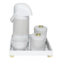 Kit Higiene Espelho Potes, Garrafa, Molhadeira e Capa Flor de Liz Dourado Quarto Bebê Unissex Kit Higiene Espelho Potes, Garrafa, Molhadeira e Capa Flor de Liz Dourado Quarto Bebê Unissex
