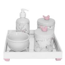 Kit Higiene Espelho Potes, Molhadeira, Porta Álcool-Gel e Capa Passarinho Rosa Quarto Bebê Menina