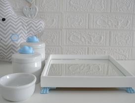 Kit Higiene K049 Bandeja MDF Porcelanas Apliques Azul Quarto Bebê