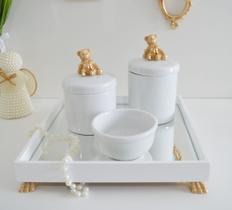 Kit Higiene K049 Bandeja MDF Porcelanas Apliques Dourado Quarto Bebê