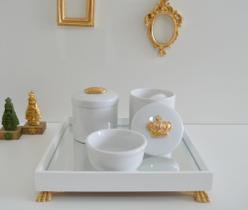 Kit Higiene K049 Bandeja MDF Porcelanas Apliques Dourado Quarto Bebê