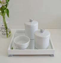 Kit Higiene K049 Bandeja MDF Porcelanas Apliques Prata Quarto Bebê