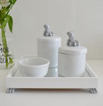 Kit Higiene K049 Bandeja MDF Porcelanas Apliques Prata Quarto Bebê