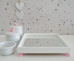 Kit Higiene K049 Bandeja MDF Porcelanas Apliques Rosa Quarto Bebê