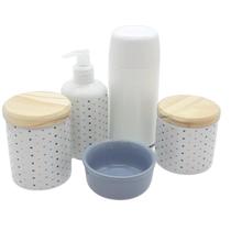 Kit higiene Lavabo Poá Colorido 5 pçs Molh. CZ Tampas Pinus Kit higiene Lavabo Poá Colorido 5 pçs Molh. CZ Tampas Pinus
