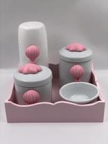 Kit Higiene Porcelana Bandeja Mdf Térmica Branca Tema Balão Rosa - TG DECOR