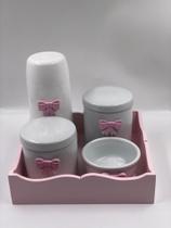 Kit Higiene Porcelana Bandeja Mdf Térmica Branca Tema Lacinho Rosa - TG Decor
