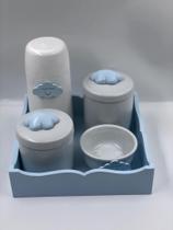 Kit Higiene Porcelana Bandeja Mdf Térmica Branca Tema Nuvem Azul