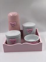 Kit Higiene Porcelana Bandeja Mdf Térmica Rosa Tema Lacinho - TG Decor