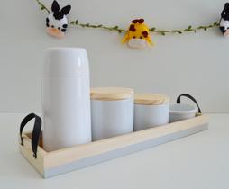 Kit Higiene Porcelana Bebê K158 Moderno Bandeja Pinus C/Alça Faixa Colorida Menino Menina - Ciranda Arte- Criativa