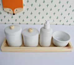 Kit Higiene Porcelana Bebê Madeira Bandeja Pinus Gel Potes Montessoriano Quarto - Ciranda arte - criativa