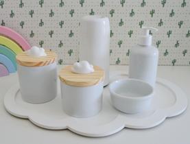 Kit Higiene Porcelana K068 Bandeja Nuvem Branca Mini Térmica Tampas Pinus Potes Gel Algodão