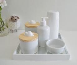 Kit Higiene Porcelanas Bebê Bandeja Mdf Tampa Pinus Nuvem - Ciranda Arte Criativa
