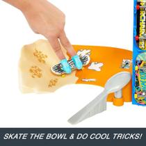 Kit Hot Wheels Skate Pista de Brinquedo Tony Hawk Bowl de Cereal MATTEL Kit Hot Wheels Skate Pista de Brinquedo Tony Hawk Bowl de Cereal MATTEL