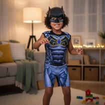 Kit Infantil Fantasia Batman G Colete PVC Máscara Capa Criança Super Herói Kit Infantil Fantasia Batman G Colete PVC Máscara Capa Criança Super Herói