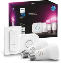 Kit inicial de luz inteligente Philips Hue Inclui (1) ponte, (1) interruptor de intensidade e (2) lâmpadas LED A19 Luz de mudança de cor ambiente branca e colorida 800LM E26 Controle com aplicativo ou assistente de voz