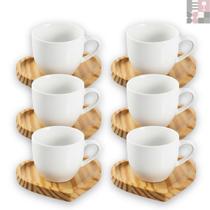 Kit Jogo 6 Xícaras de Café Em Porcelana Com Pires Coração Em Madeira Pinus