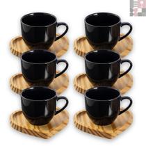 Kit Jogo 6 Xícaras de Café Em Porcelana Com Pires Coração Em Madeira Pinus