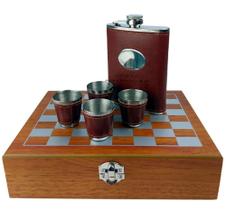 Kit Jogo de Xadrez com Maleta em Madeira e 1 Cantil com 4 copos Sintético