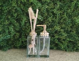 Kit Lavabo 250 ml com detalhes em dourado. Acompanha o aroma de Capim limão. Kit Lavabo 250 ml com detalhes em dourado. Acompanha o aroma de Capim limão.
