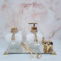 Kit Lavabo Banheiro Porta Sabonete Líquido + Difusor Aromas + Bandeja Espelhada + Enfeite Dourado Luxo - K251/252