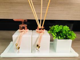 Kit Lavabo Luxo Rose Gold Branco Vasinho Plantinha Vidro Bandeja Sabonete Difusor