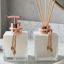 Kit Lavabo Luxo Vidro 250ml Branco Degradê Difusor Aromatizador Varetas Saboneteira Pump Decorativa Banheiro Lavabo Organização e Decoração Premium Kit Lavabo Luxo Vidro 250ml Branco Degradê Difusor Aromatizador Varetas Saboneteira Pump Decorativa Banheiro Lavabo Organização e Decoração Premium