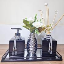 Kit Lavabo Premium Aromatizador Saboneteira Difusor Vaso com Flor e Bandeja de Metal Espelhada Preto com Prata