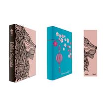 Kit Leão Rosa - Bíblia Capa Dura NTLH + Devocional II Capa Azul Claro + Marca Página - BOOK7
