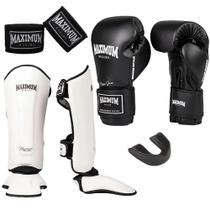 Kit Luva De Boxe New Classic Black + Caneleira Muay Thai Classic White + Bandagem + Bucal - Maximum Kit Luva De Boxe New Classic Black + Caneleira Muay Thai Classic White + Bandagem + Bucal - Maximum