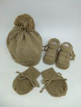 kit luva, touca e sapatinho avelã para bebe de 0 a 2 meses em tricô