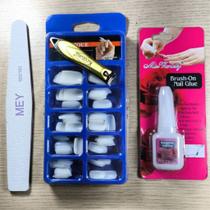 Kit Manicure com 100 Und. de Unhas Postiças + Cola para Unhas + Alicate de Corte.