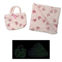 Kit Manta e Bolsa Boneca Mamãe Reborn Brilha no Escuro Kit Manta e Bolsa Boneca Mamãe Reborn Brilha no Escuro