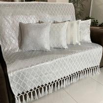 Kit Manta Geométrica e 4 Capas de Almofada Luxo Branco e Prata 45cmx45cm Kit Manta Geométrica e 4 Capas de Almofada Luxo Branco e Prata 45cmx45cm