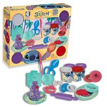 Kit Massinha De Modelar Confeitaria do Stitch Com 4 Massinhas e Acessórios - Disney Kit Massinha De Modelar Confeitaria do Stitch Com 4 Massinhas e Acessórios - Disney