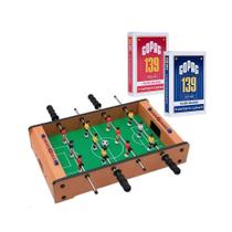 Kit Mesa de Pebolim Madeira 51cm Zippy Toys com 2 Baralhos Copag 139 Azul e Vermelho