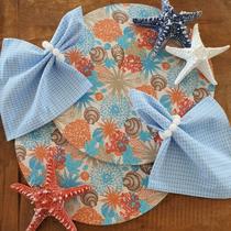 Kit Mesa Posta 08 Capas de Sousplat 08 Guardanapos de tecido 40x40cm 08 Anéis Argola Porta Guardanapo