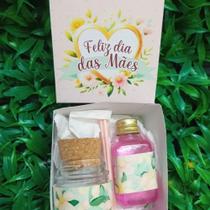 Kit mini difusor + vela aromática na caixinha personalizda Dia das Mães Kit mini difusor + vela aromática na caixinha personalizda Dia das Mães
