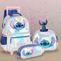 Kit Mochila com rodas + Lancheira + Estojo Triplo Luxo Stitch Holográfica Kit Mochila com rodas + Lancheira + Estojo Triplo Luxo Stitch Holográfica