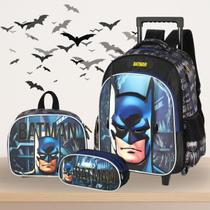 Kit Mochila com Rodas + Lancheira Térmica + Estojo Triplo Batman Kit Mochila com Rodas + Lancheira Térmica + Estojo Triplo Batman