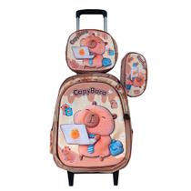 Kit Mochila da Capivara em 3D com Rodinhas + Lancheira Térmica + Estojo Escolar em Alto Relevo Kit Mochila da Capivara em 3D com Rodinhas + Lancheira Térmica + Estojo Escolar em Alto Relevo